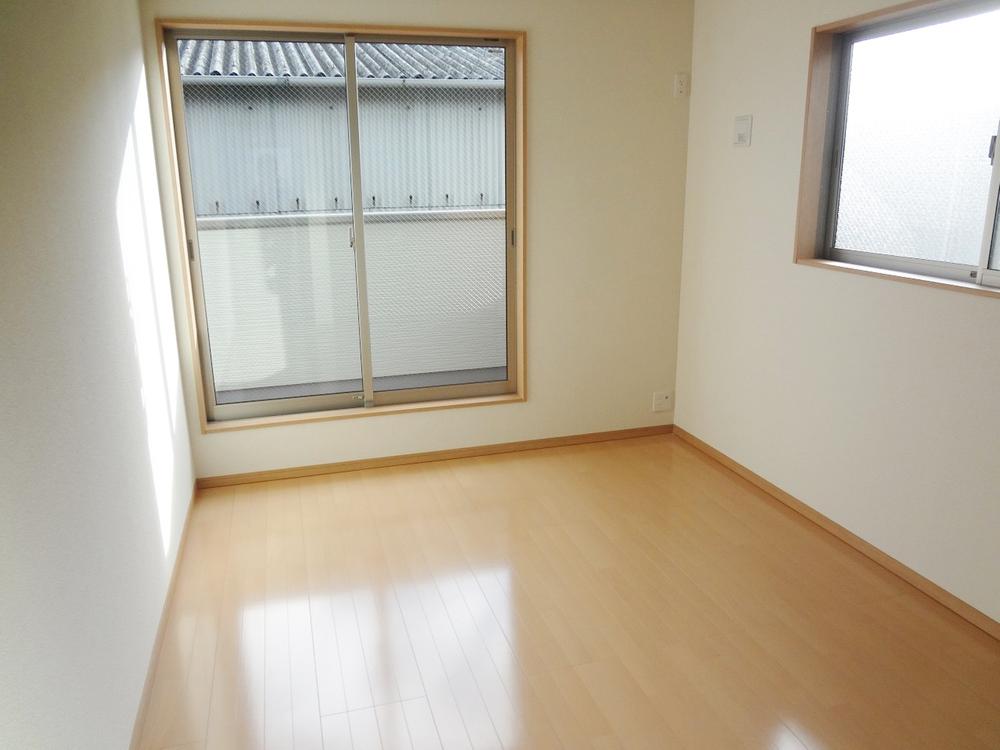 Non-living room. Indoor (12 May 2013) Shooting