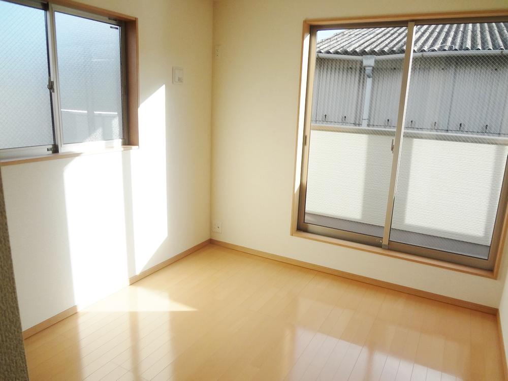 Non-living room. Indoor (12 May 2013) Shooting