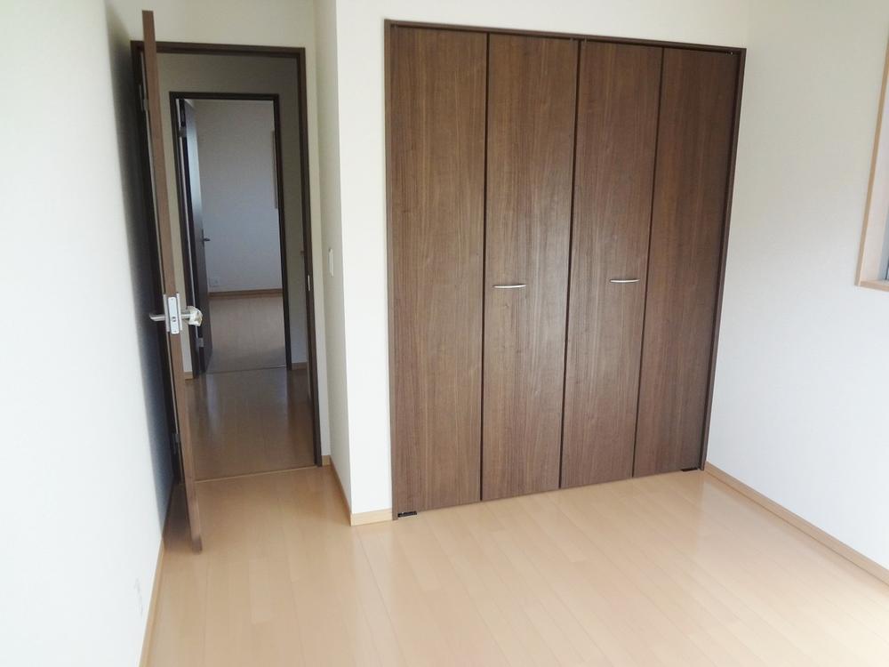 Non-living room. Indoor (12 May 2013) Shooting