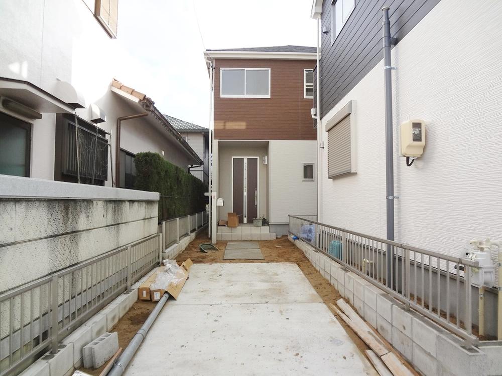 Local appearance photo. Local (12 May 2013) Shooting