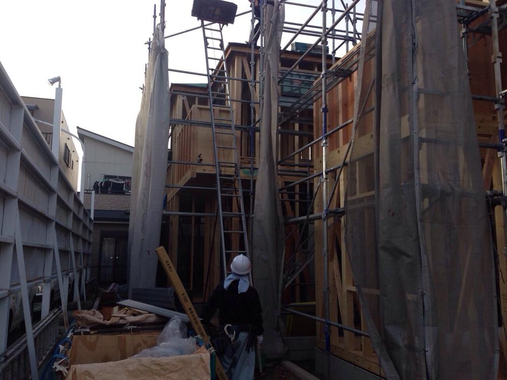 Local appearance photo. Building 3