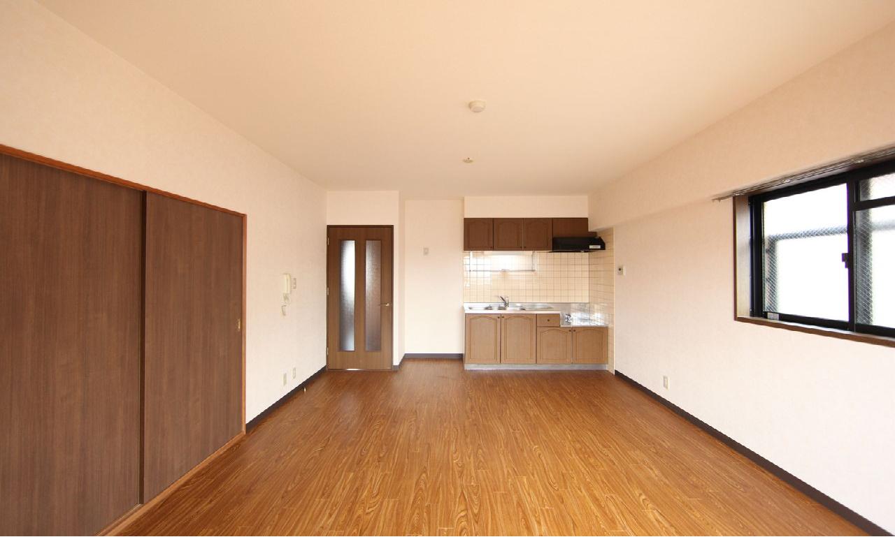 Living and room. LDK12.1 Pledge Southeast corner room With windows (ventilation good)