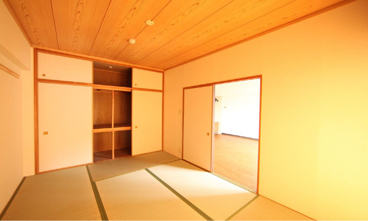 Receipt. Japanese-style room 6 quires With closet (storage rich have)