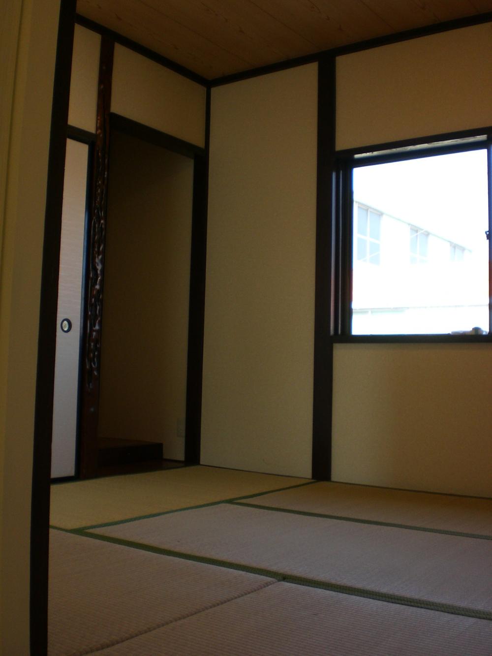 Non-living room. There are Japanese-style room