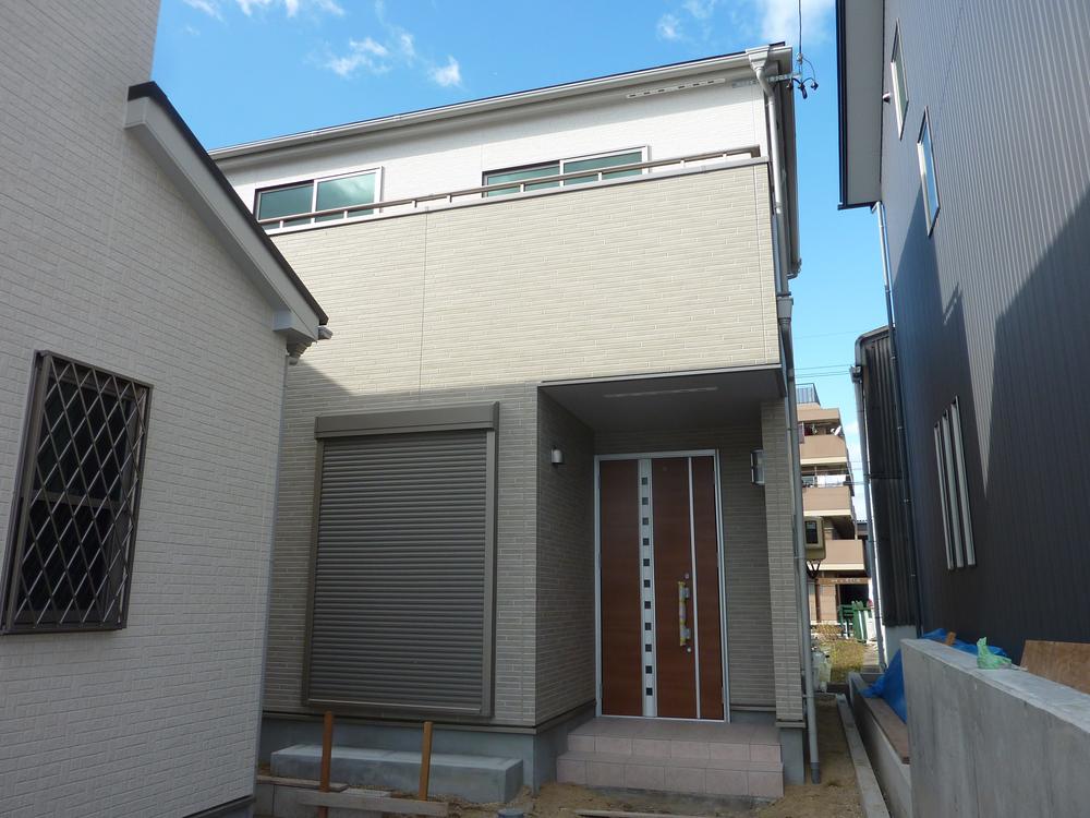 Local appearance photo. Building 2 (December 2013) Shooting