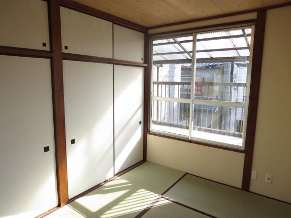 Non-living room. We have the second floor Japanese-style tatami mat replacement.