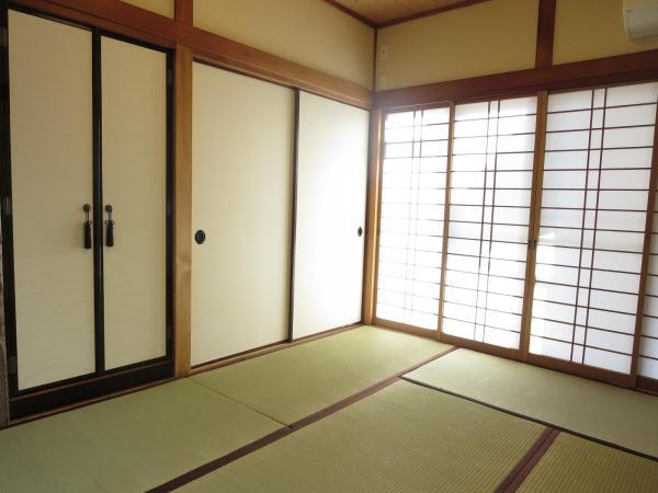 Non-living room. I replaced the first floor Japanese-style tatami mat.