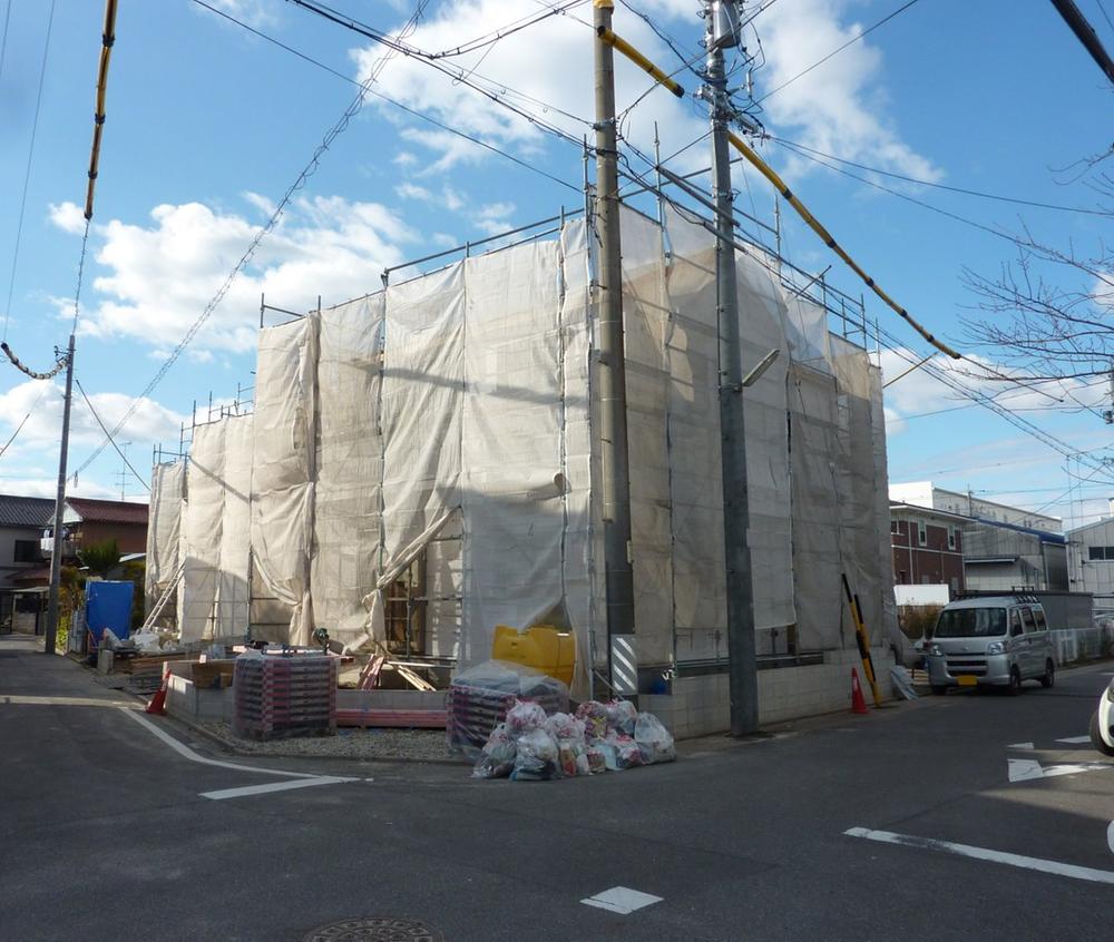 Local photos, including front road. Local (12 May 2013) Shooting