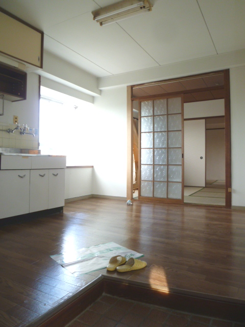 Kitchen. Dining space