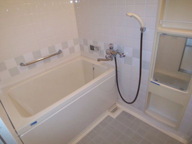 Bath. Clean bathroom white in base