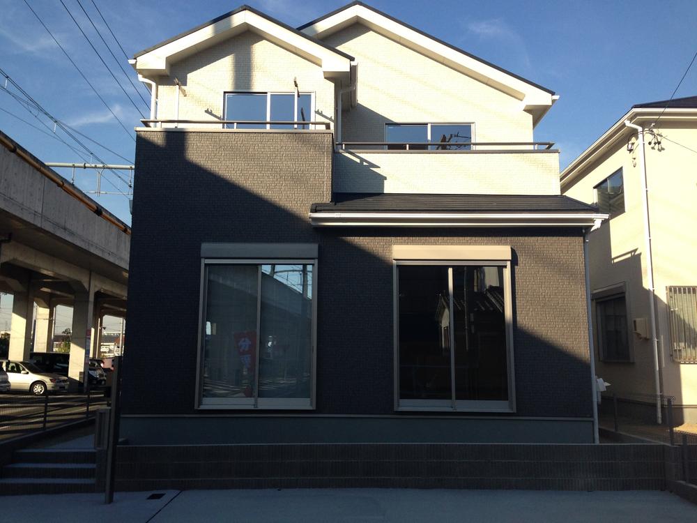 Local appearance photo. Local (11 May 2013) Shooting