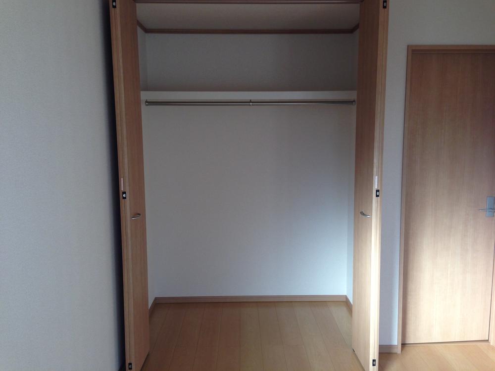 Receipt. 6 Pledge Western-style (2) closet 