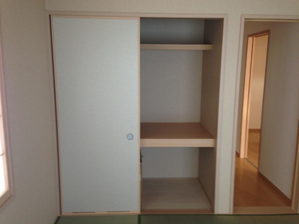 Receipt. Japanese-style room Armoire