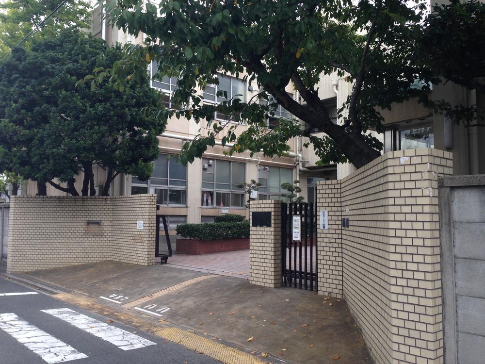 Primary school. 763m to Nagoya Municipal Ryuhigashi Elementary School
