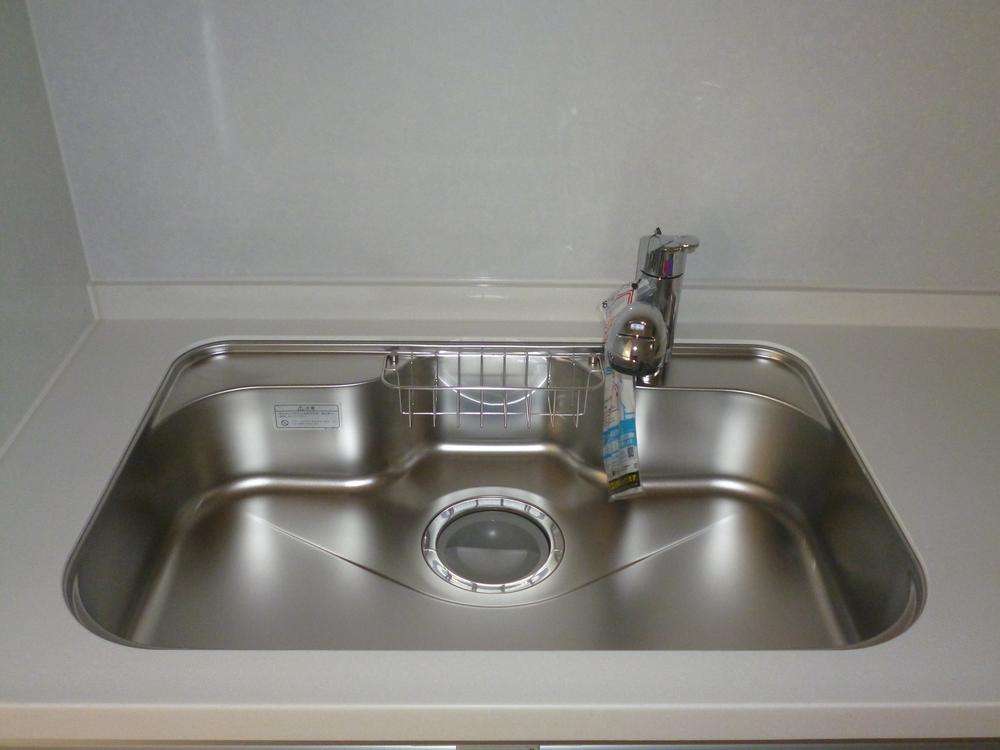 Same specifications photo (kitchen). Example of construction sink