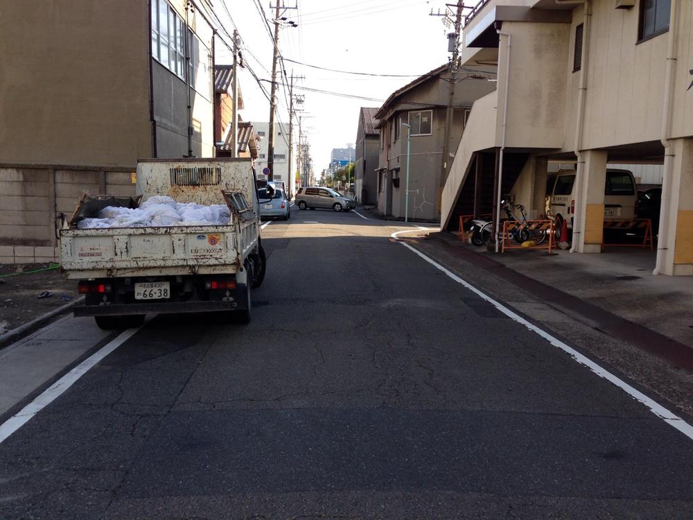 Local photos, including front road. West front road
