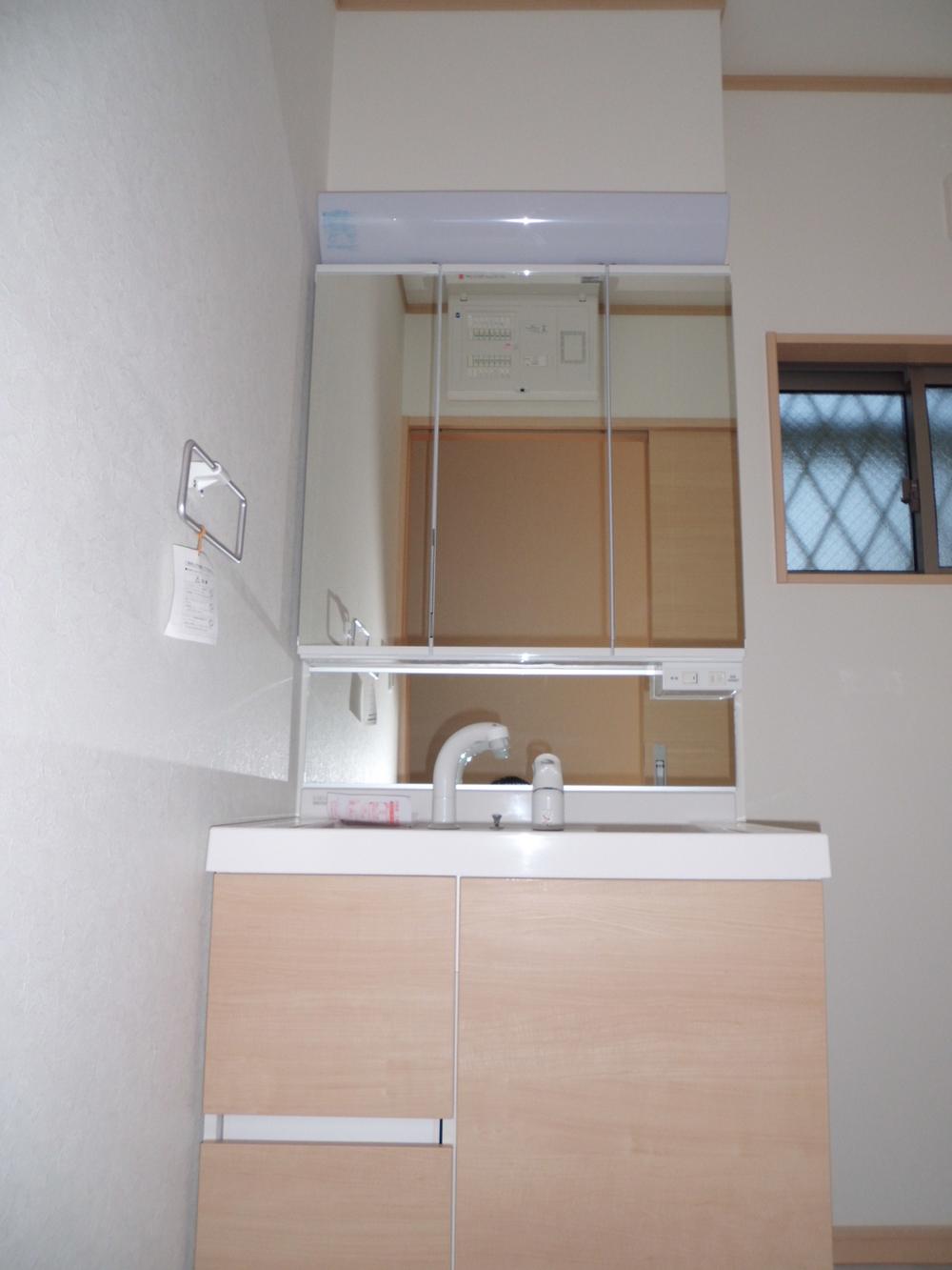 Wash basin, toilet. Building 2 11 / 17 shooting