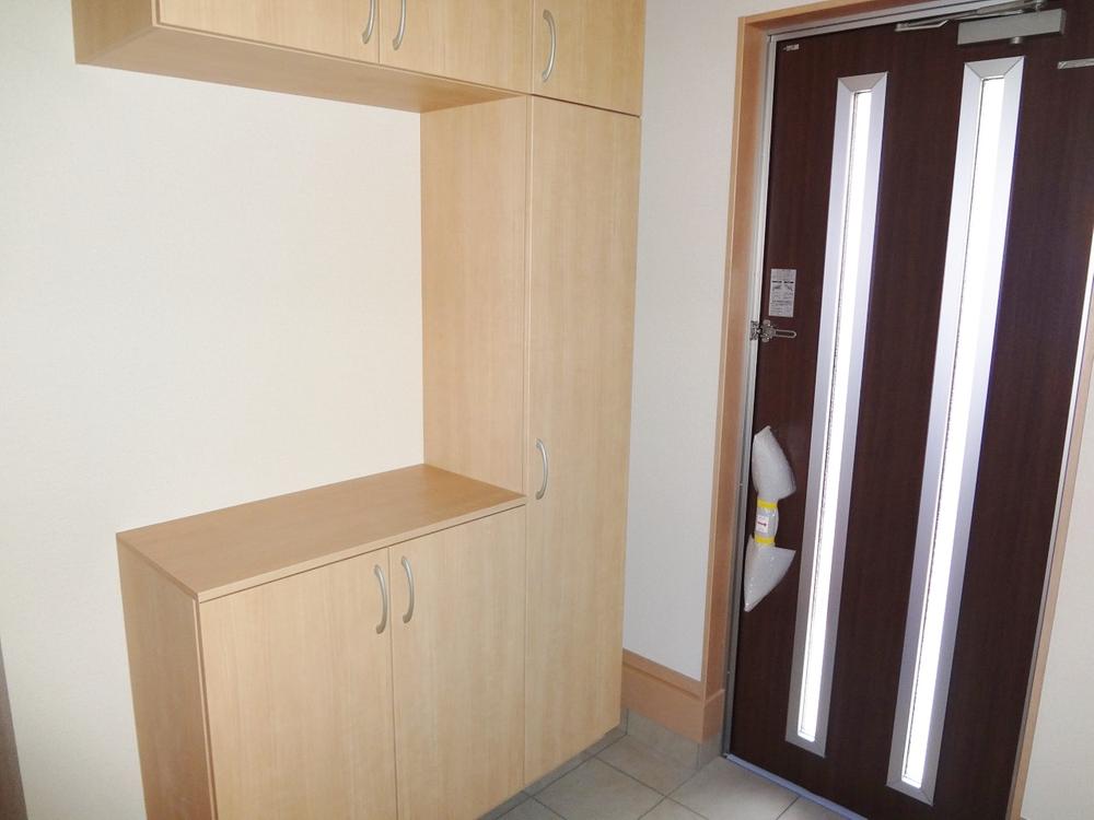 Entrance. Indoor (11 May 2013) shooting 1 Building