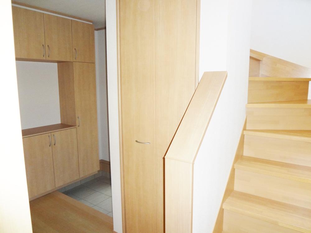 Entrance. Indoor (11 May 2013) Shooting