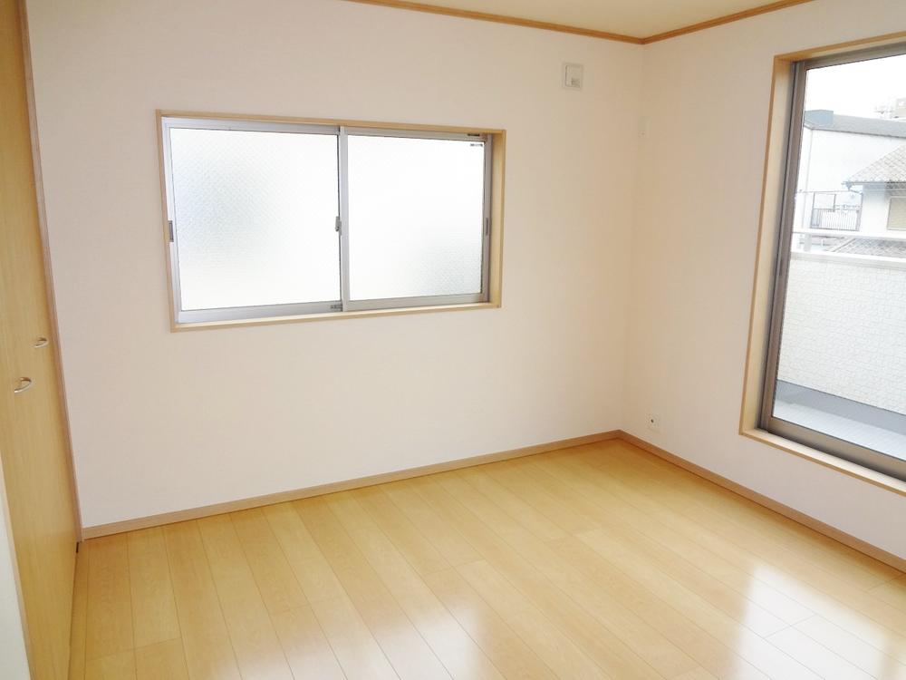 Non-living room. Indoor (11 May 2013) Shooting