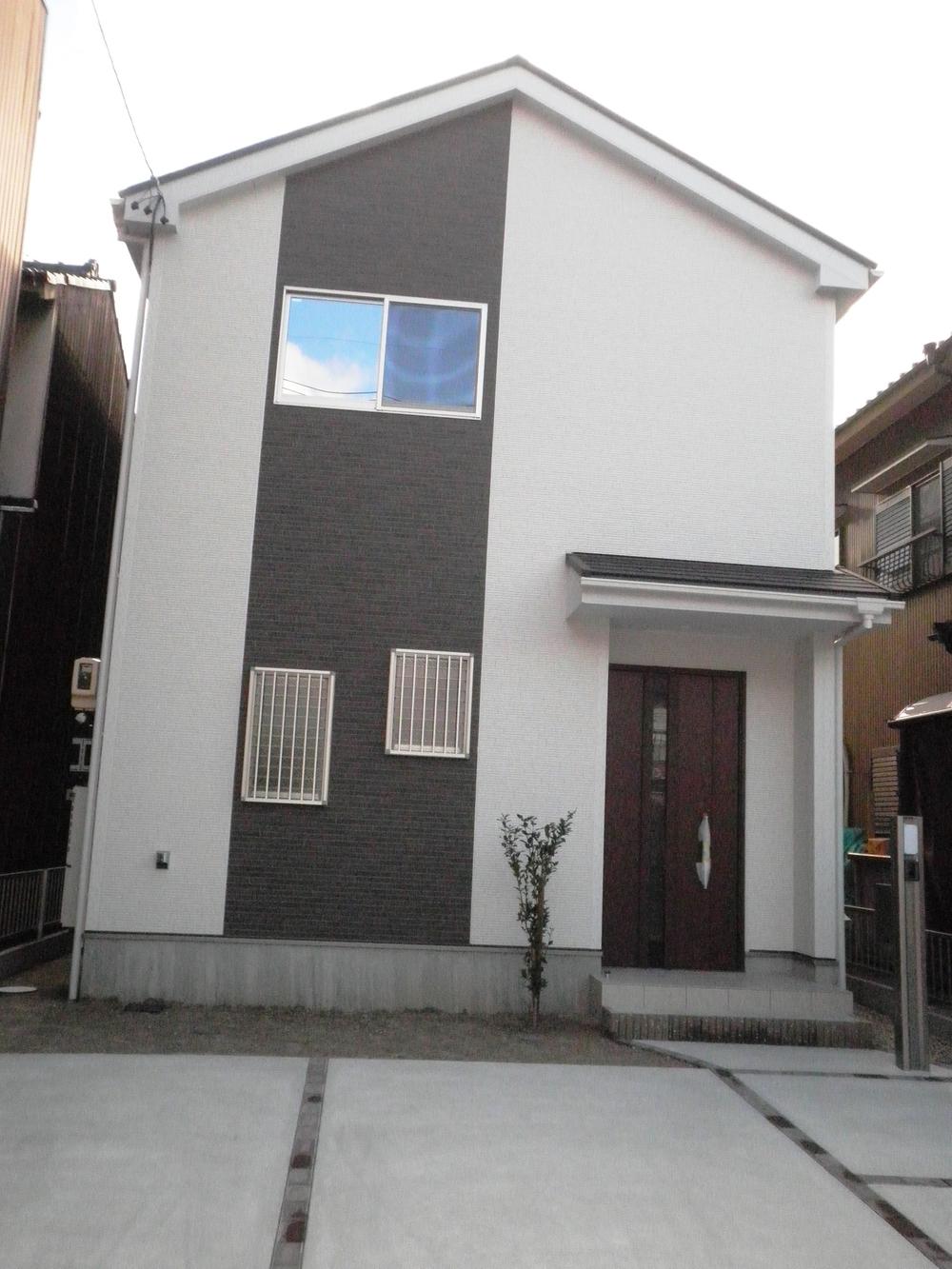 Local appearance photo. Local (11 May 2013) Shooting