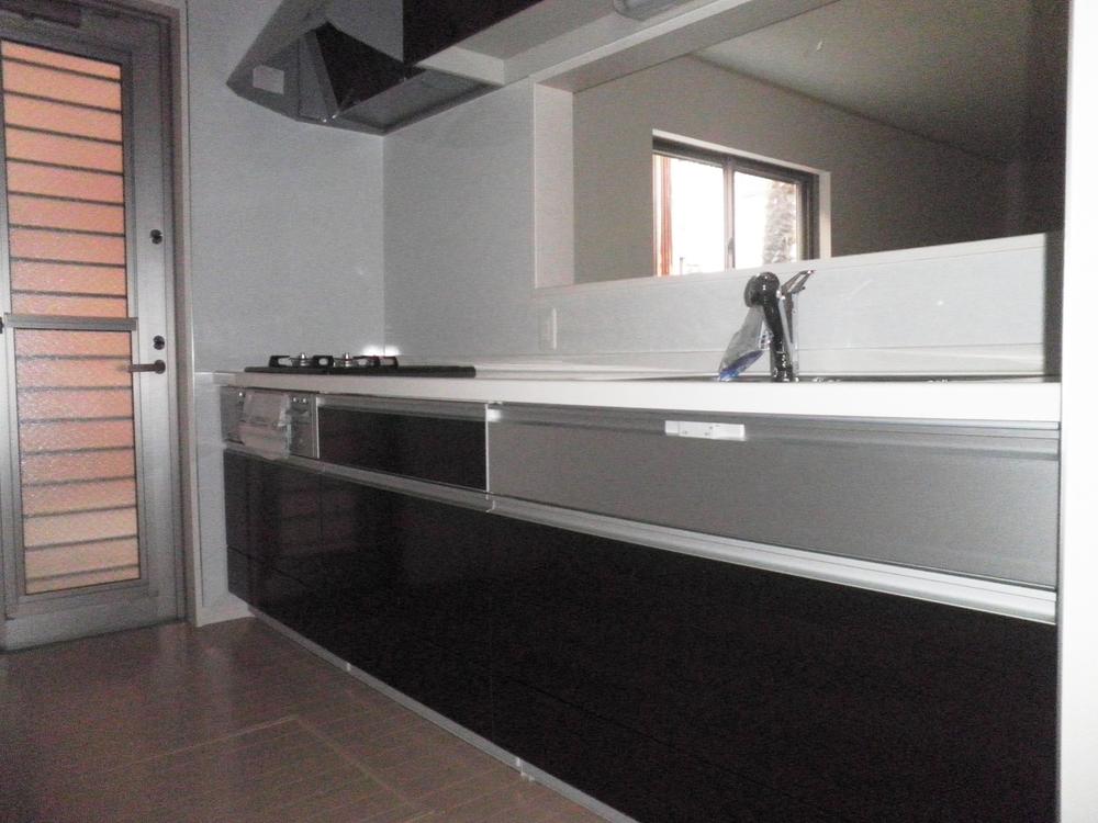 Kitchen. Indoor (11 May 2013) Shooting