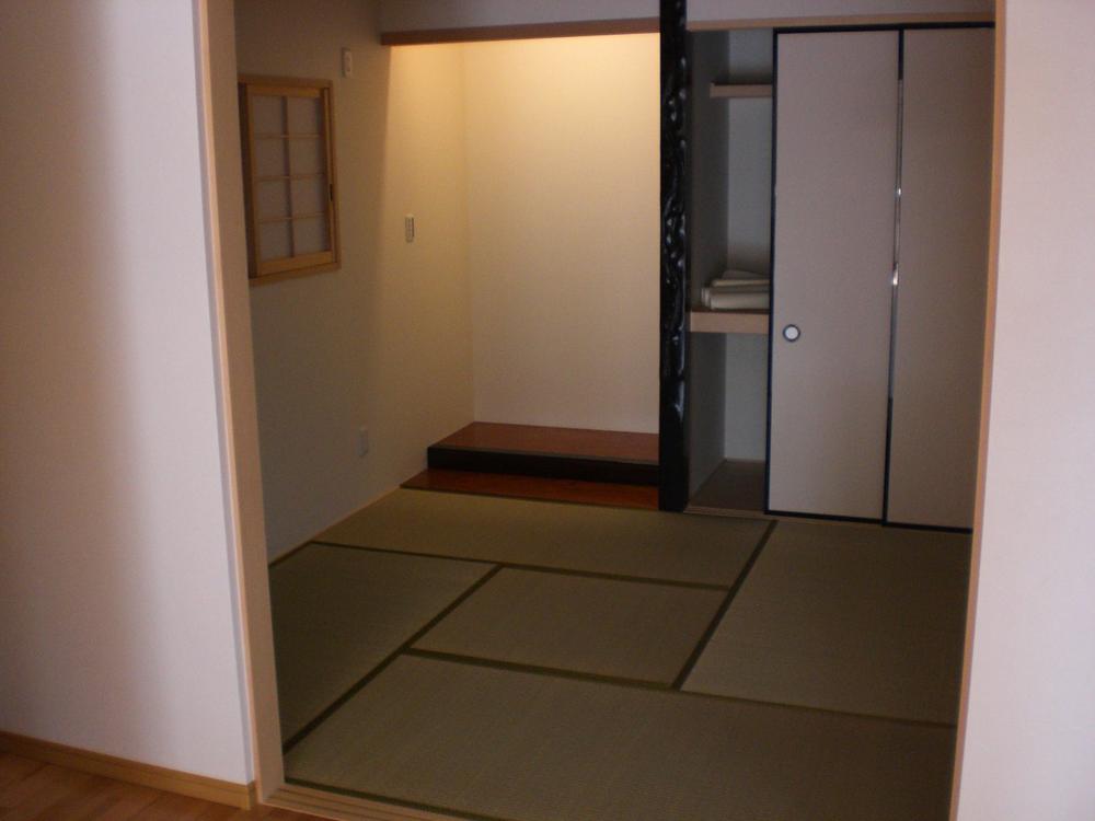 Non-living room. There is Japanese-style room! 
