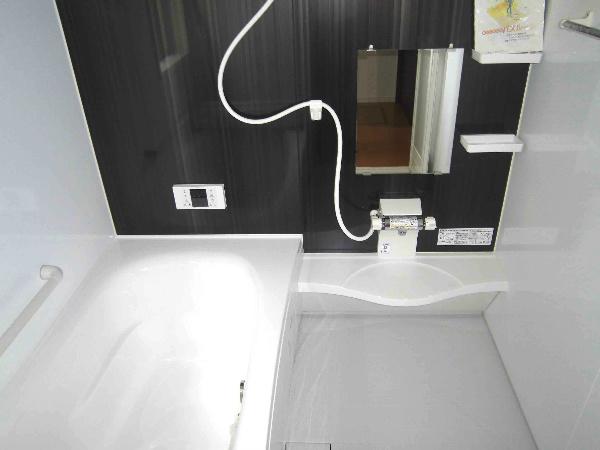 Same specifications photo (bathroom). The series construction cases bathroom