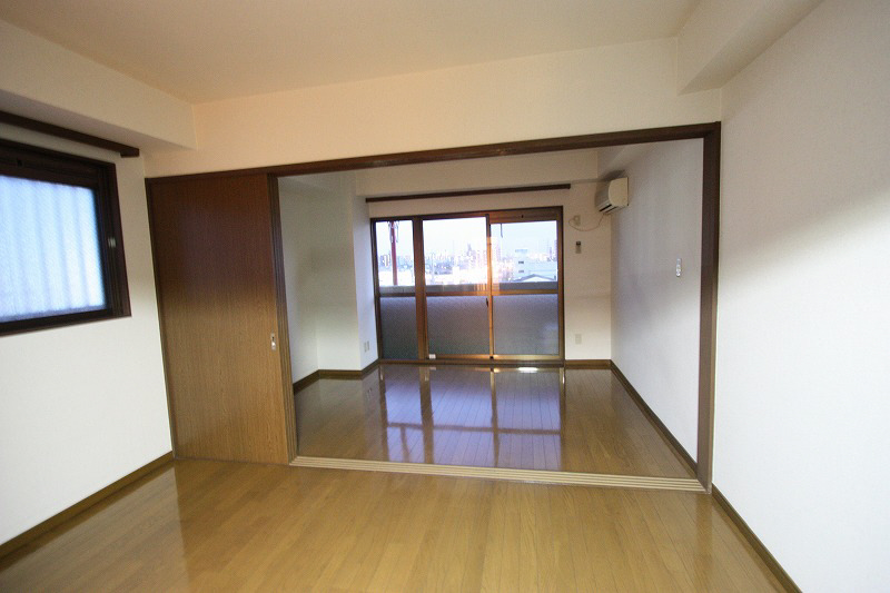 Living and room. Spacious use LDK image