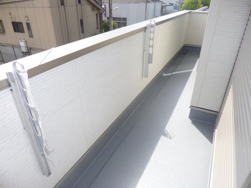 Balcony.  ☆ Completion ☆ (July 19, 2013)