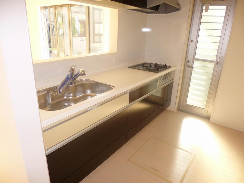 Same specifications photo (kitchen). Example of construction * Different from the actual ones