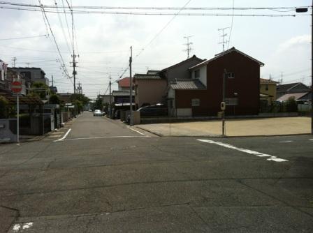 Local photos, including front road. Front road spacious. Yes corner lot!