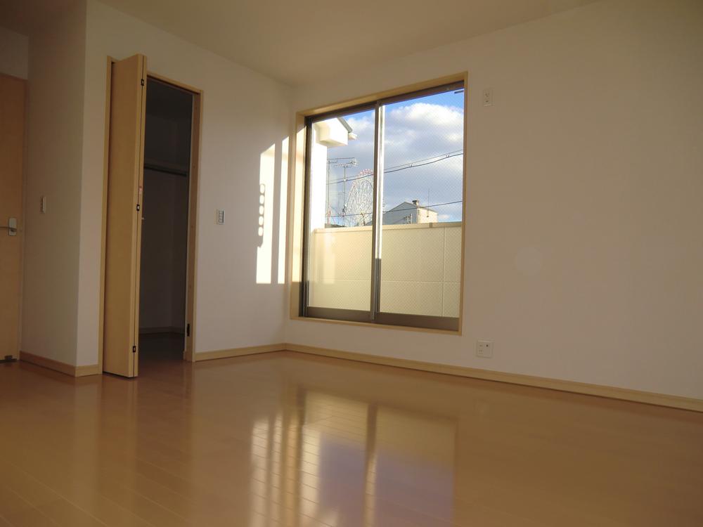 Non-living room. ◇ Western-style ◇  Bright Western-style in the south  Walk-in closet