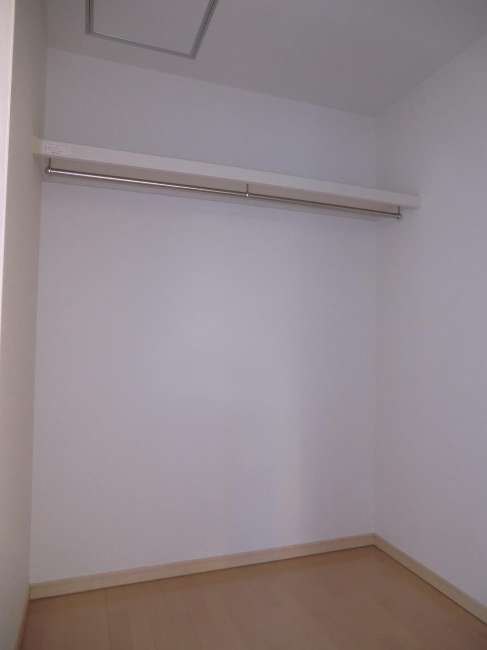Receipt. ◇ walk-in closet ◇