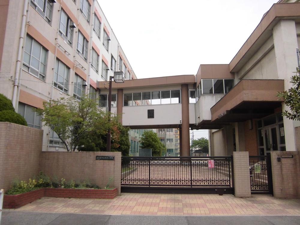 Primary school. 770m to Nagoya Municipal Port of West Elementary School