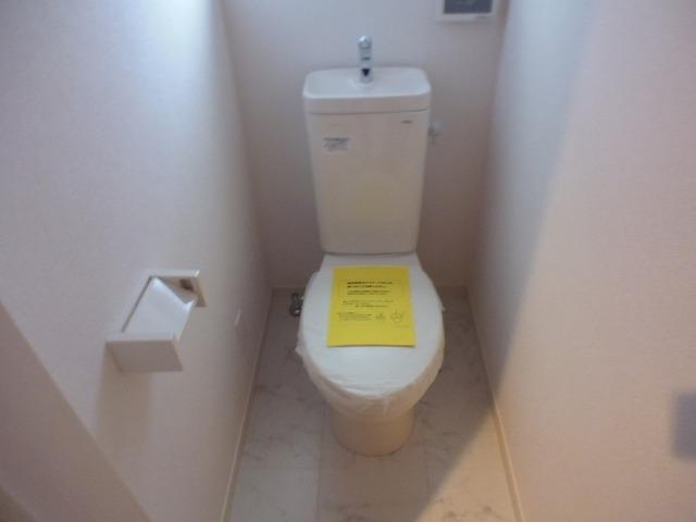 Toilet. 2013.11.11 shooting