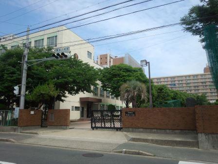 Primary school. 280m to Tokai Elementary School