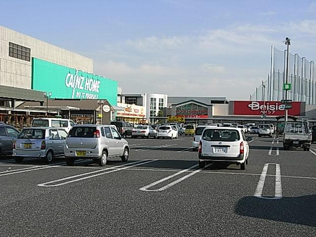 Shopping centre. Sports Depot Minato Inaei until Ekimae 1358m