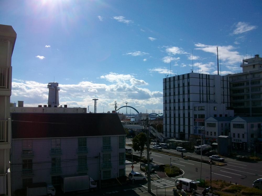 View photos from the dwelling unit. View from the site (December 2013) Shooting