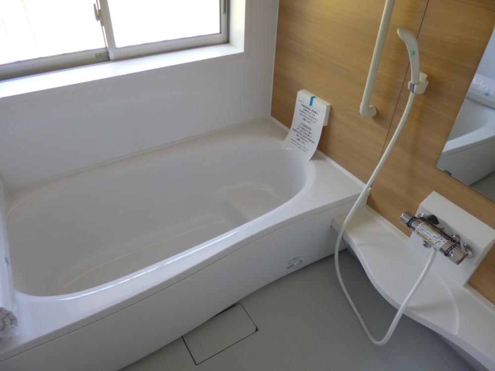 Same specifications photo (bathroom). * Different from the actual ones