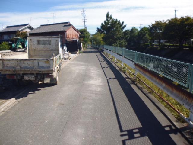 Local photos, including front road. 2013.10.17 shooting