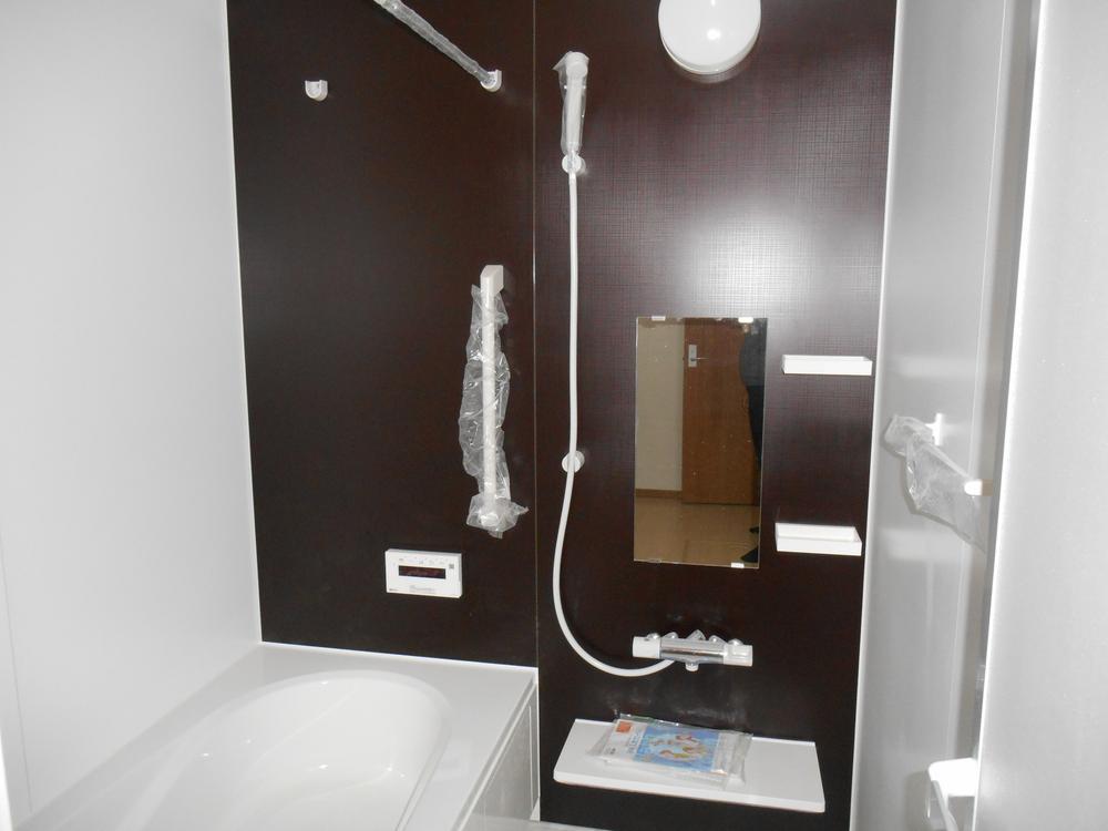 Bathroom. Slowly relaxing 1 pyeong type of bathtub (Local photo)