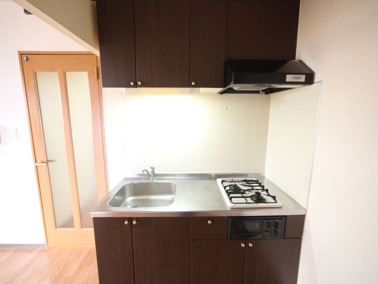 Kitchen. System Kitchen (2 burners gas grill) refrigerator microwave oven, etc. available OK