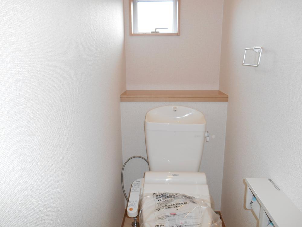 Toilet. Kazaritana space, With Washlet