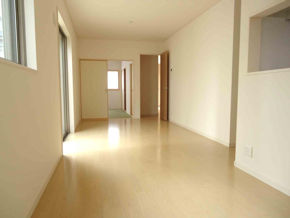 Same specifications photos (living). ◆ The seller Example of construction photos (living)