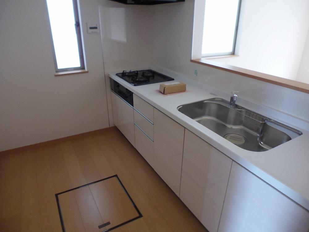 Kitchen. 1 Building 2013.8.30 shooting