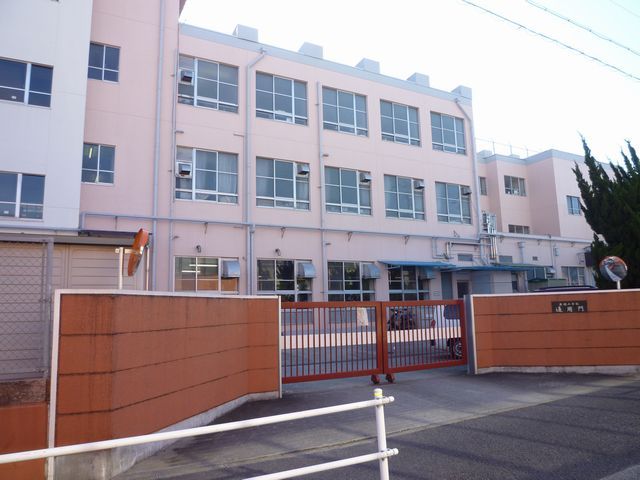 Primary school. Municipal Shoho to elementary school (elementary school) 1200m