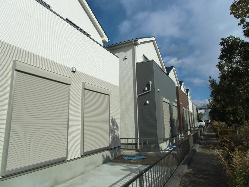 Local appearance photo. 13 Building ・ 12 Building Exterior Photos