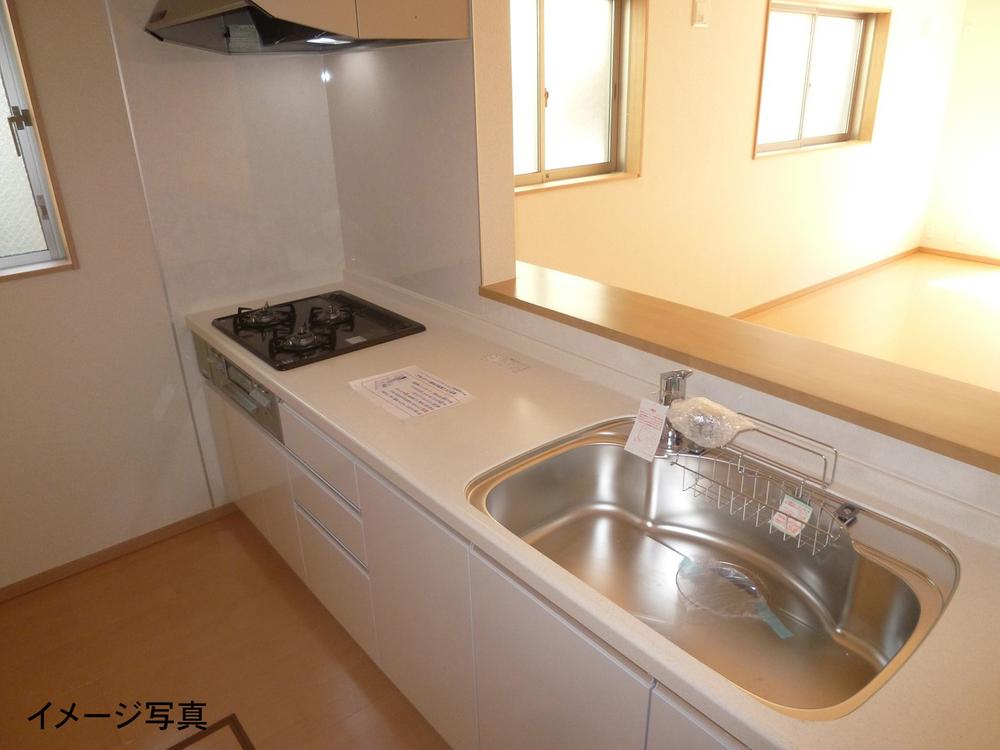 Same specifications photo (kitchen). 1 Building kitchen image photo Popular face-to-face kitchen