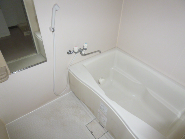 Bath. Bathroom of the spread of the tub ☆